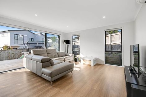 Photo of property in 83 Marellen Drive, Red Beach, 0932