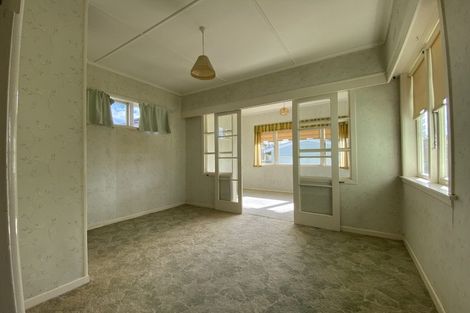 Photo of property in 16 Nicholson Avenue, Papatoetoe, Auckland, 2025