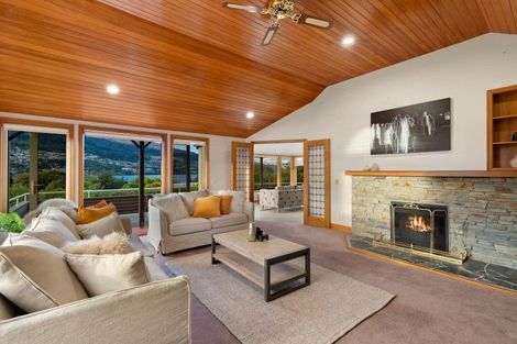 Photo of property in 732 Peninsula Road, Kelvin Heights, Queenstown, 9300