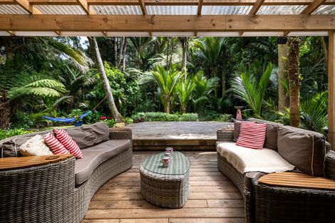 Photo of property in 3 Opanuku Road, Henderson Valley, Auckland, 0612