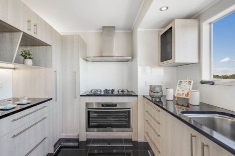 Photo of property in 4/11 Huapai Street, Onehunga, Auckland, 1061