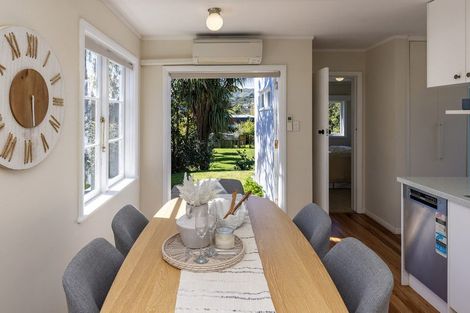 Photo of property in 5 Dale Road, Raumati South, Paraparaumu, 5032