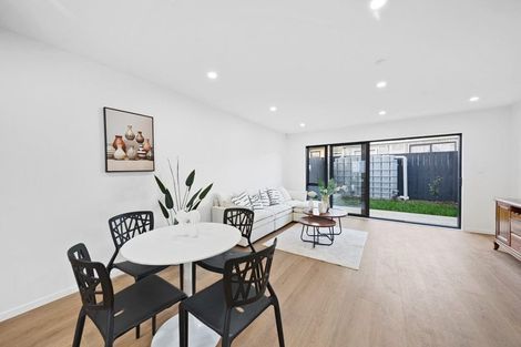 Photo of property in 4/9 Wilson Place, Papakura, 2110
