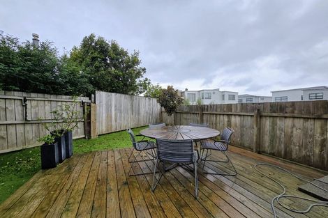 Photo of property in 7c Gulf Crest, Bucklands Beach, Auckland, 2012