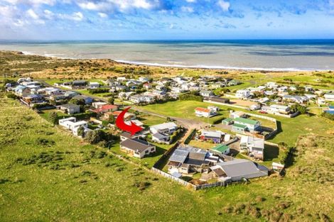 Photo of property in 32 Okiwa Terrace, Waiinu Beach, Whanganui, 4588