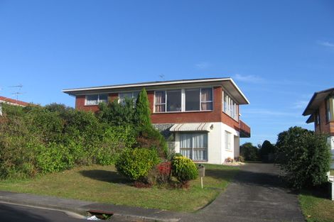 Photo of property in 18 Marcel Place, Glenfield, Auckland, 0629