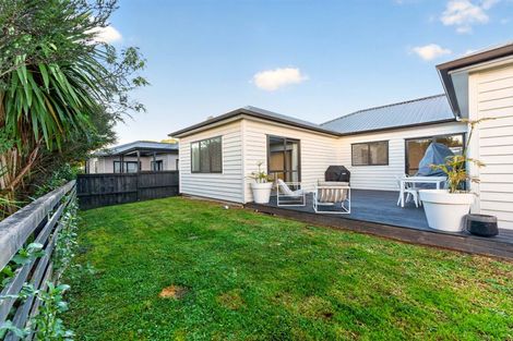 Photo of property in 9 Pukemarino Road, Waimauku, 0812