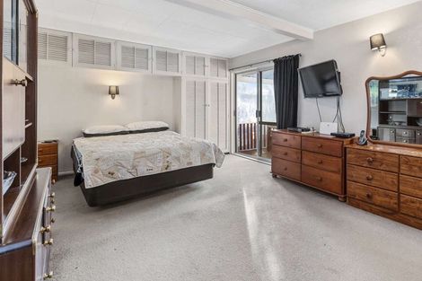 Photo of property in 5 Bird Grove, Stokes Valley, Lower Hutt, 5019