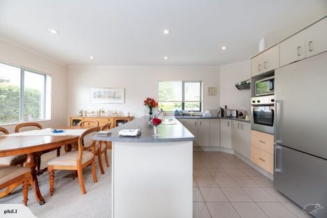 Photo of property in Waimanu Bay Village, 13/1 Piriti Drive, Te Atatu Peninsula, Auckland, 0610