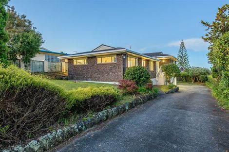 Photo of property in 5 Maxwelton Drive, Mairangi Bay, Auckland, 0630