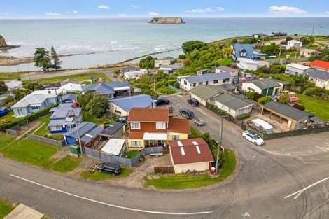 Photo of property in 2 Campbell Terrace, Motunau, Greta Valley, 7387