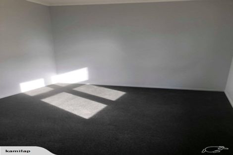 Photo of property in 2/9 College Road, Northcote, Auckland, 0627