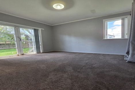 Photo of property in 14 Sutton Crescent, Papakura, 2110