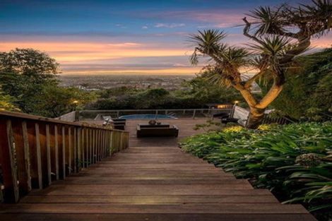 Photo of property in 16 Macmillan Avenue, Cashmere, Christchurch, 8022