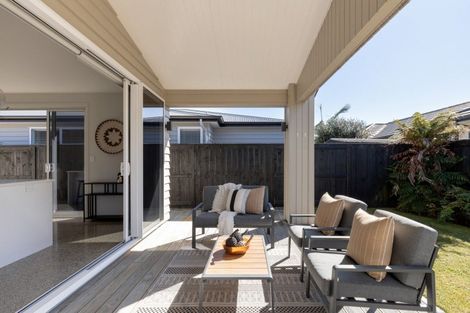 Photo of property in 5 Pimelea Street, Papamoa Beach, Papamoa, 3118