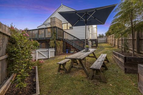 Photo of property in 14 Packham Place, Beach Haven, Auckland, 0626