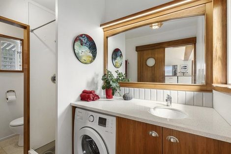 Photo of property in 385 Karaka Bay Road, Karaka Bays, Wellington, 6022