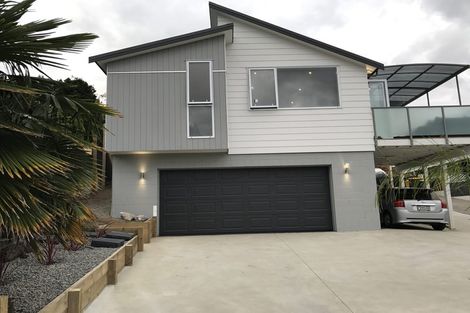 Photo of property in 39 Deverell Place, Northcross, Auckland, 0632