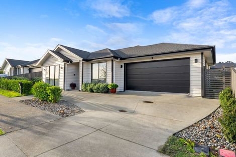 Photo of property in 64 Accolage Boulevard, Kumeu, 0810