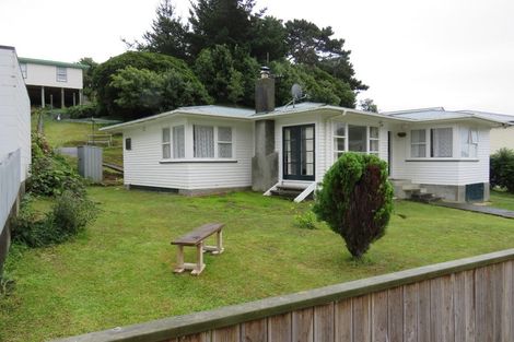 Photo of property in 43 Cardiff Crescent, Cannons Creek, Porirua, 5024
