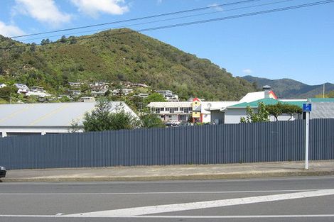Photo of property in 4 Waikawa Road, Picton, 7220