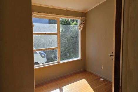 Photo of property in 27 Graham Avenue, Te Atatu Peninsula, Auckland, 0610
