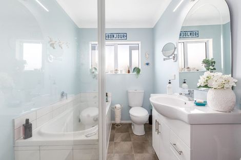 Photo of property in 66 Staithes Drive North, Whitby, Porirua, 5024