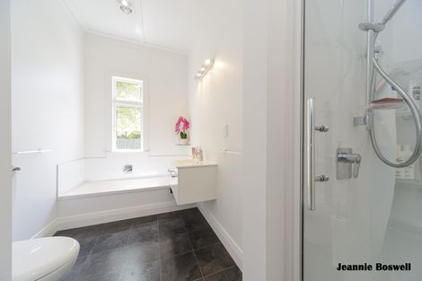 Photo of property in 3 Vivian Street, Palmerston North, 4414