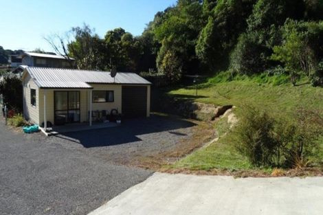 Photo of property in 25 Seaview Crescent, Picton, 7220