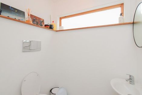 Photo of property in 71 Freyberg Street, Lyall Bay, Wellington, 6022