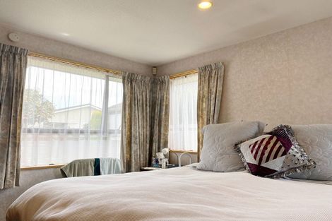 Photo of property in 32 Bowen Street, Upper Riccarton, Christchurch, 8041