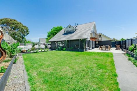 Photo of property in 7a Lesley Grove, Waikanae, 5036