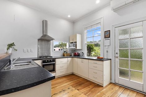 Photo of property in 32 Stanley Street, Berhampore, Wellington, 6023