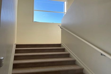 Photo of property in 18 Mulroy Place, Pinehill, Auckland, 0632