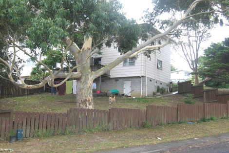 Photo of property in 1/1 Jenanne Place, Totara Vale, Auckland, 0629