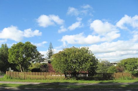 Photo of property in 10 Alton Terrace, Pakuranga Heights, Auckland, 2010