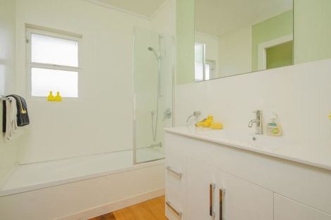 Photo of property in 2/1a Helga Crescent, Te Atatu Peninsula, Auckland, 0610