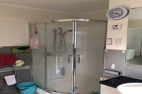 Photo of property in 37 Virginia Street, Henderson, Auckland, 0612