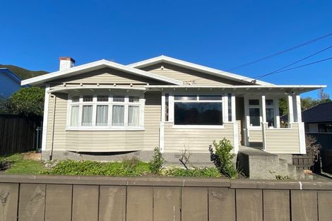 Photo of property in 50 Norton Park Avenue, Fairfield, Lower Hutt, 5011