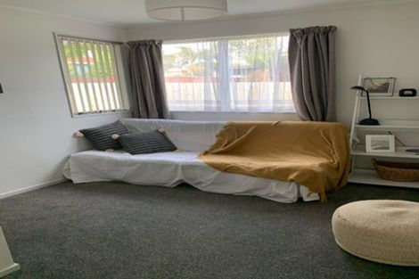Photo of property in 1/45 Everglade Drive, Goodwood Heights, Auckland, 2105