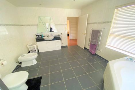 Photo of property in 4 Yeoman Place, Howick, Auckland, 2014