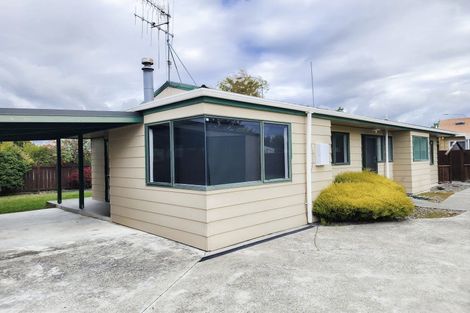 Photo of property in 2 Lydia Place, Kelvin Grove, Palmerston North, 4414