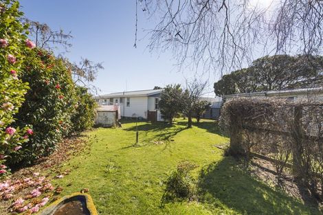 Photo of property in 33 Tararua Terrace, Cloverlea, Palmerston North, 4412