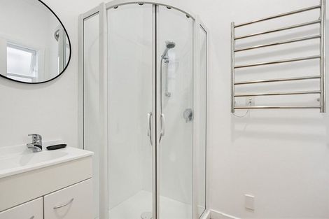 Photo of property in 5 Governor Road, Northland, Wellington, 6012