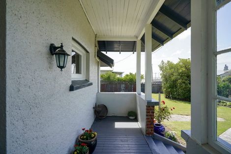 Photo of property in 25 Burrows Street, Bluff, 9814