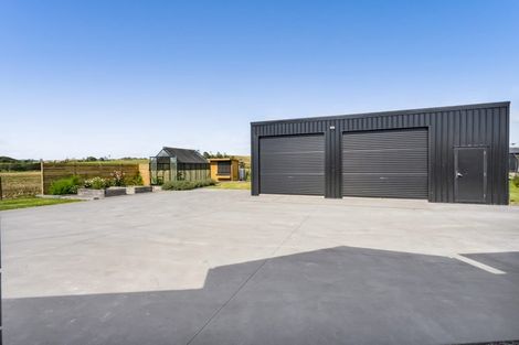 Photo of property in 8 Tikorangi Road East, Tikorangi, 4383