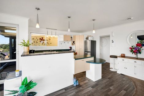 Photo of property in 1 Mclean Street, Strandon, New Plymouth, 4312