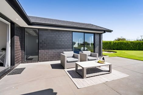 Photo of property in 8 Tikorangi Road East, Tikorangi, 4383