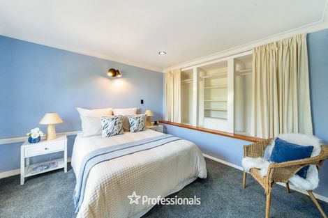 Photo of property in 2 Singers Road, Korokoro, Lower Hutt, 5012