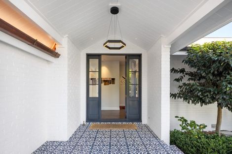 Photo of property in 76 Princes Street, Cambridge, 3434